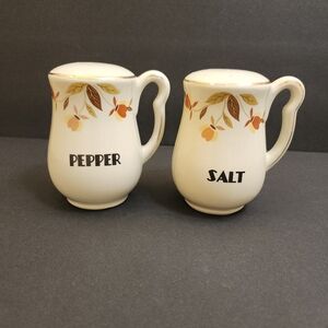 HALL'S SUPERIOR VINTAGE JEWEL TEA AUTMN LEAF 4.5" SALT/PEPPER SHAKERS. EUC